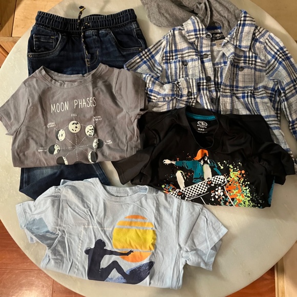 16 pieces Boys 4, 4-5,6, some 8 Lot clothes - Picture 4 of 10